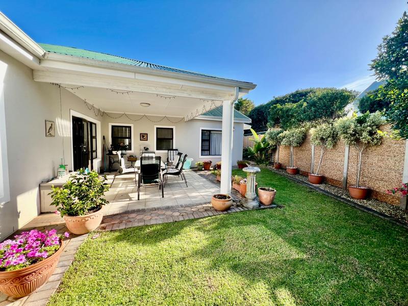 3 Bedroom Property for Sale in Stilbaai Wes Western Cape